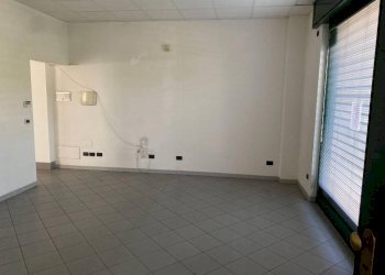 Zona - Attività Commerciale via Vecchia di Buriasco, Pinerolo - foto 4