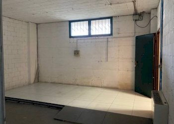 MAGAZZINO - Attività Commerciale via Vecchia di Buriasco, Pinerolo - foto 16