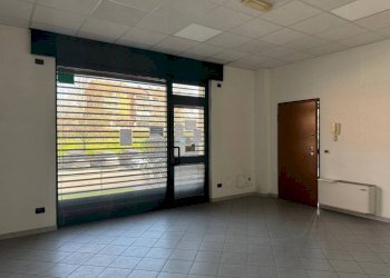 Zona - Commercial Activity via Vecchia di Buriasco, Pinerolo - photo 1