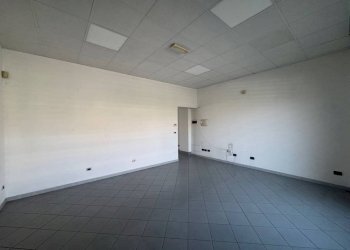 Ufficio - Commercial Activity via Vecchia di Buriasco, Pinerolo - photo 4