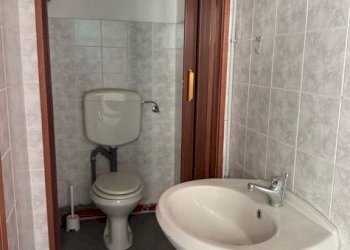 Bagno - Commercial Activity via Vecchia di Buriasco, Pinerolo - photo 13