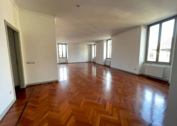 Soggiorno - Quadrilocale Passaggio Roberto Bruni, Bergamo - foto 2