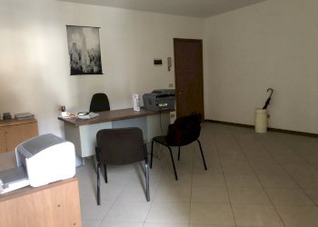 IMG-8142.jpg - Ufficio Montignoso - foto 1