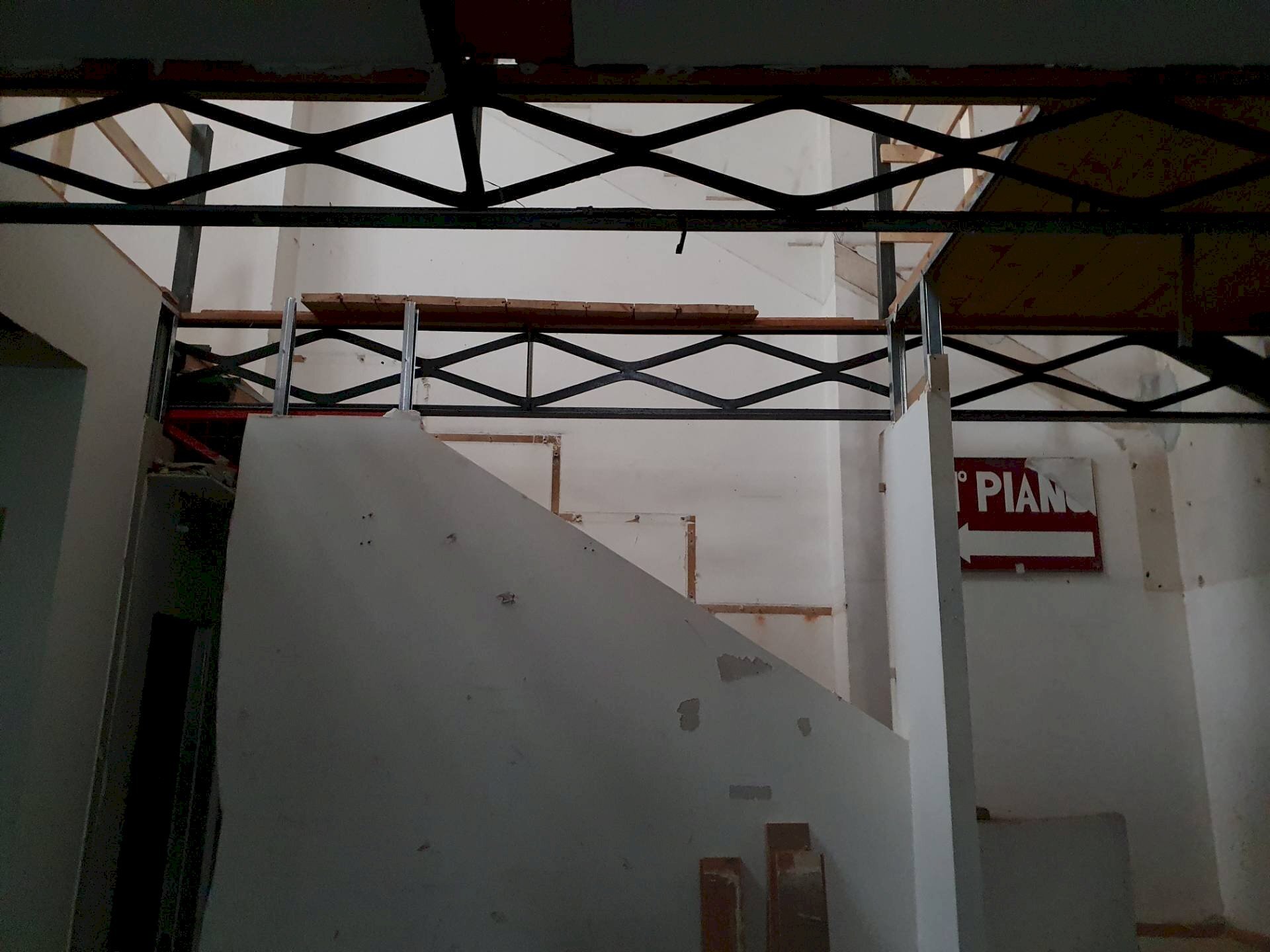 Attività Commerciale Piazza Santa maria, Lucca - foto 2