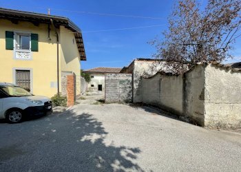 ESTERNI - Villa Via Merlana 18, Santa Maria La Longa - foto 1