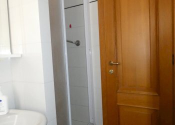 DOCCIA.JPG - Appartamento Salita di Pino Sottano 2, Genova - foto 10