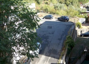 POSTI AUTO.JPG - Appartamento Salita di Pino Sottano 2, Genova - foto 13