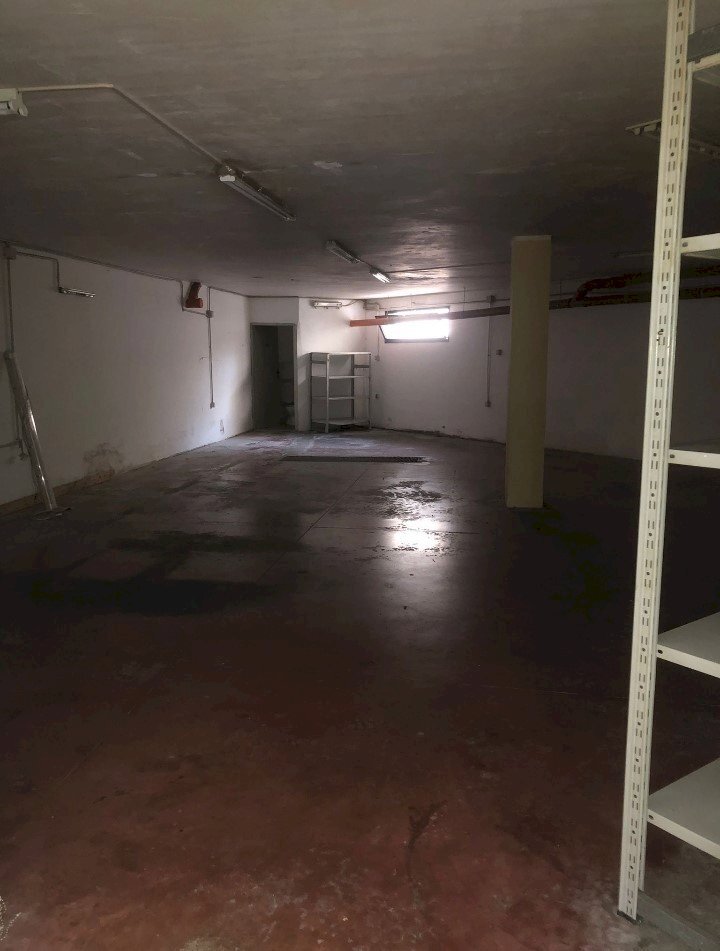 Screenshot_20210928-114736_WhatsApp.jpg - Capannone Viale Maiella 23/A, Francavilla al Mare - foto 2