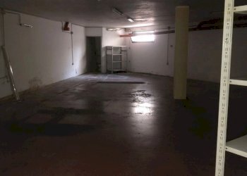 Screenshot_20210928-114736_WhatsApp.jpg - Capannone Viale Maiella 23/A, Francavilla al Mare - foto 2