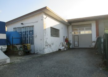 Capannone Travo - foto 1