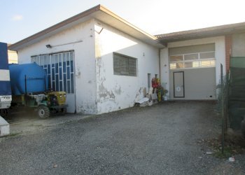 Capannone Travo - foto 2