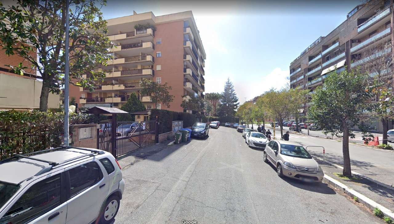 POSTI AUTO - Parking space viale della Grande Muraglia, Roma - photo 2