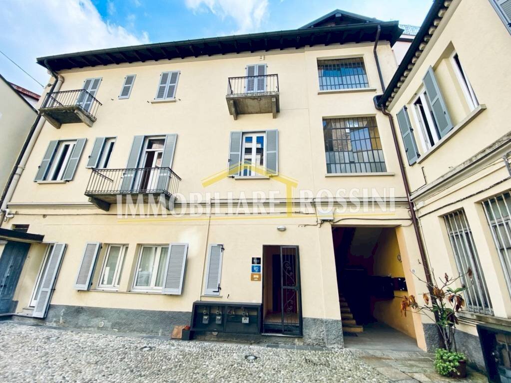 facciata - Quadrilocale vicolo Santa Chiara, 3, Varese - foto 2