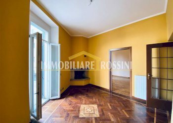 cucina - Quadrilocale vicolo Santa Chiara, 3, Varese - foto 5
