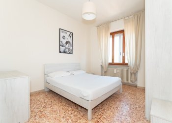 prima camera da letto - Quadrilocale vicolo Fucina, 5, Verzuolo - foto 8