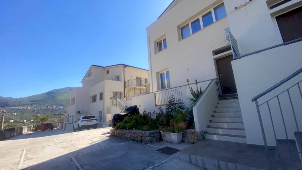 Zona - Three-room apartment via Monte Colubrina, Capaci - photo 1