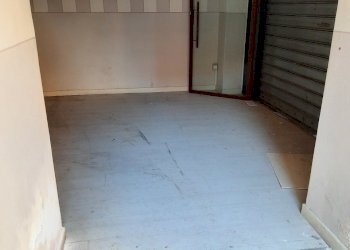 20211001_111747.jpg - Locale Commerciale piazza san michele, Lucca - foto 1