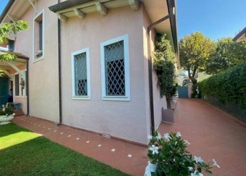 Independent house Via Ponchielli, Forte dei Marmi - photo 1