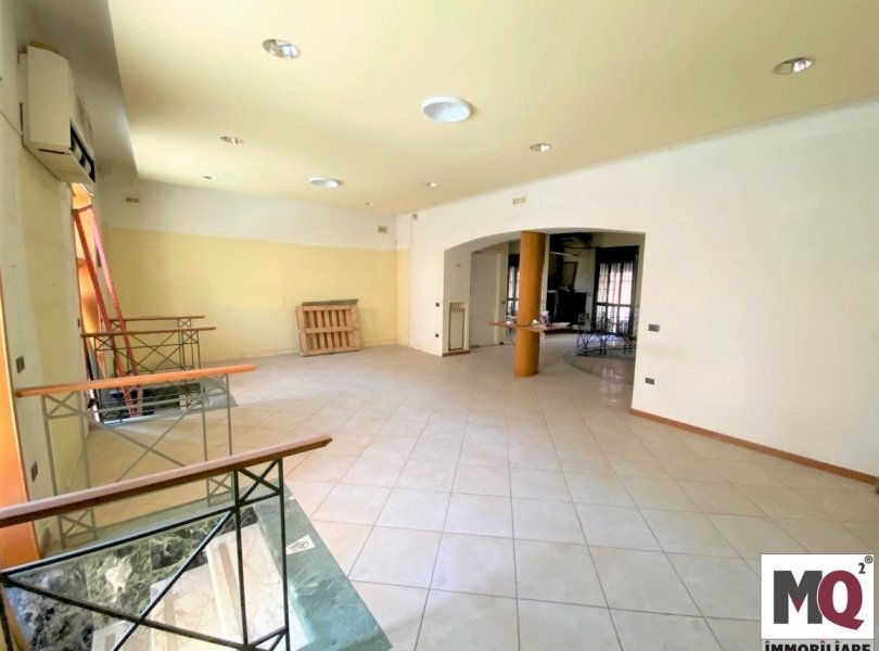 Show room Caivano - photo 1