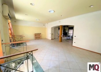 Show room Caivano - foto 1