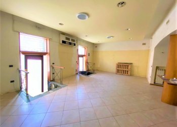 Show room Caivano - foto 10