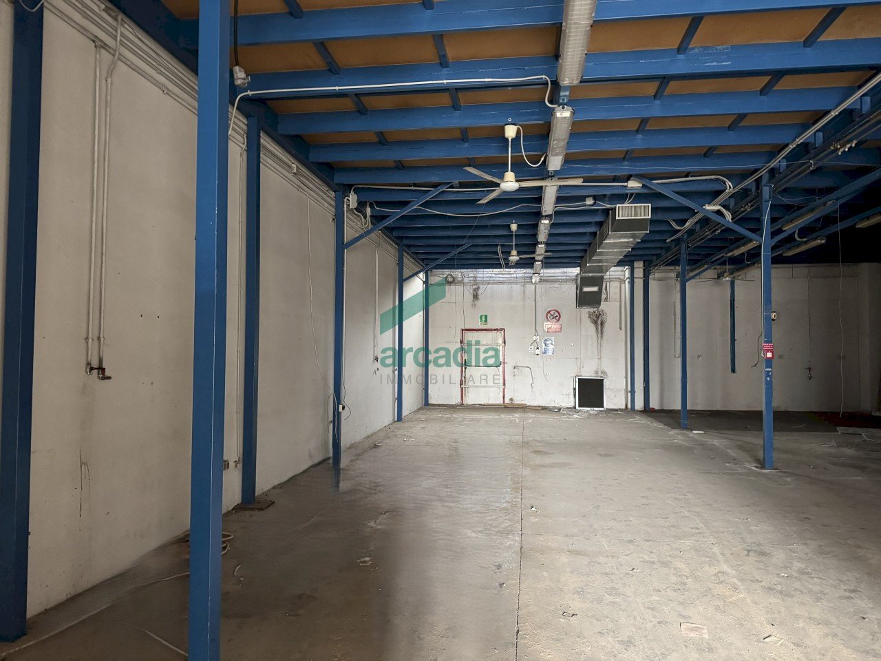 interno - Locale Commerciale SP231 KM 3, 800, Bitonto - foto 3