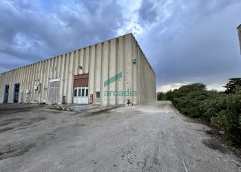 facciata - Locale Commerciale SP231 KM 3, 800, Bitonto - foto 1