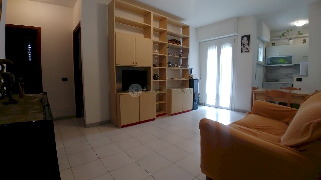 02.jpg - Appartamento Via Antonio Gramsci 33, Luni - foto 2