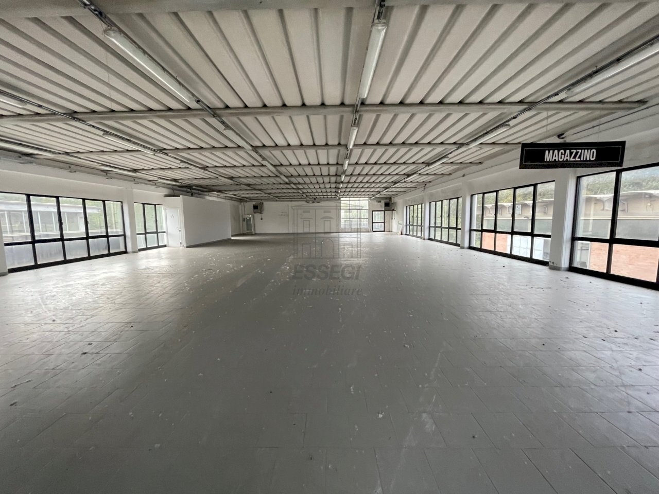 capannone in vendita a Lucca (1).jpg - Locale Commerciale Lucca - foto 1