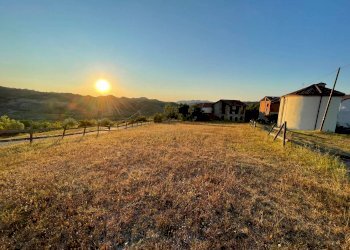 CAMPO PER CAMPER IN COLLINA - Terreno agricolo Frazione Remeneglia, Fabbrica Curone - foto 1