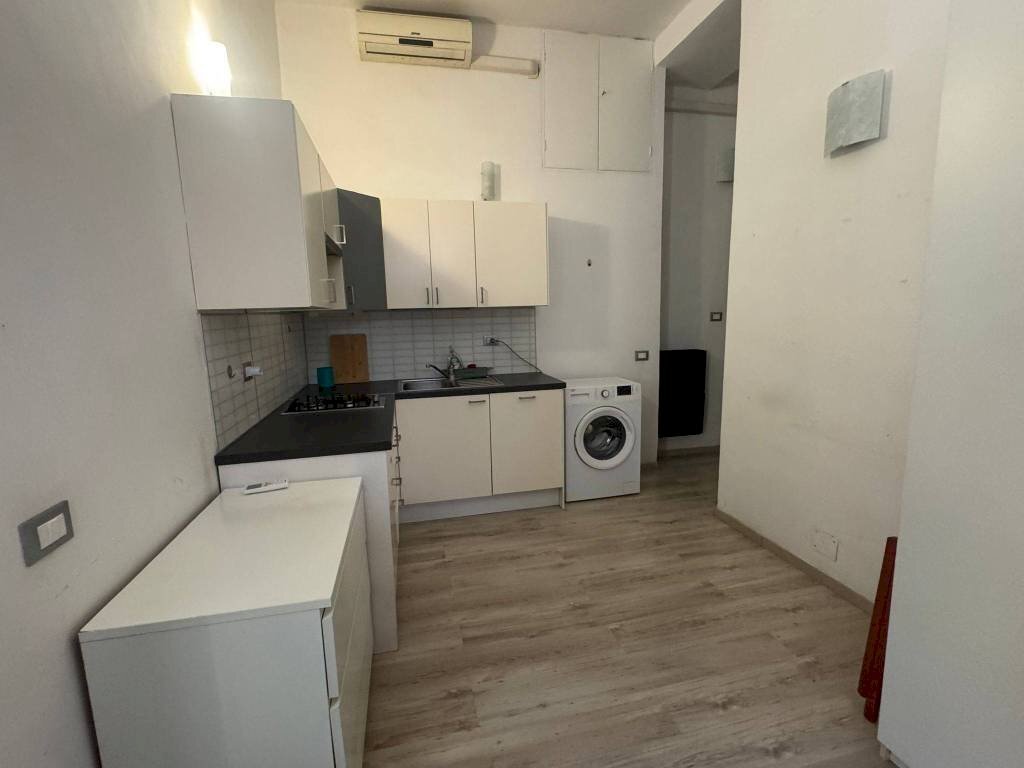 Stanza arredata - One-room apartment via Agri, 6, Roma - photo 2