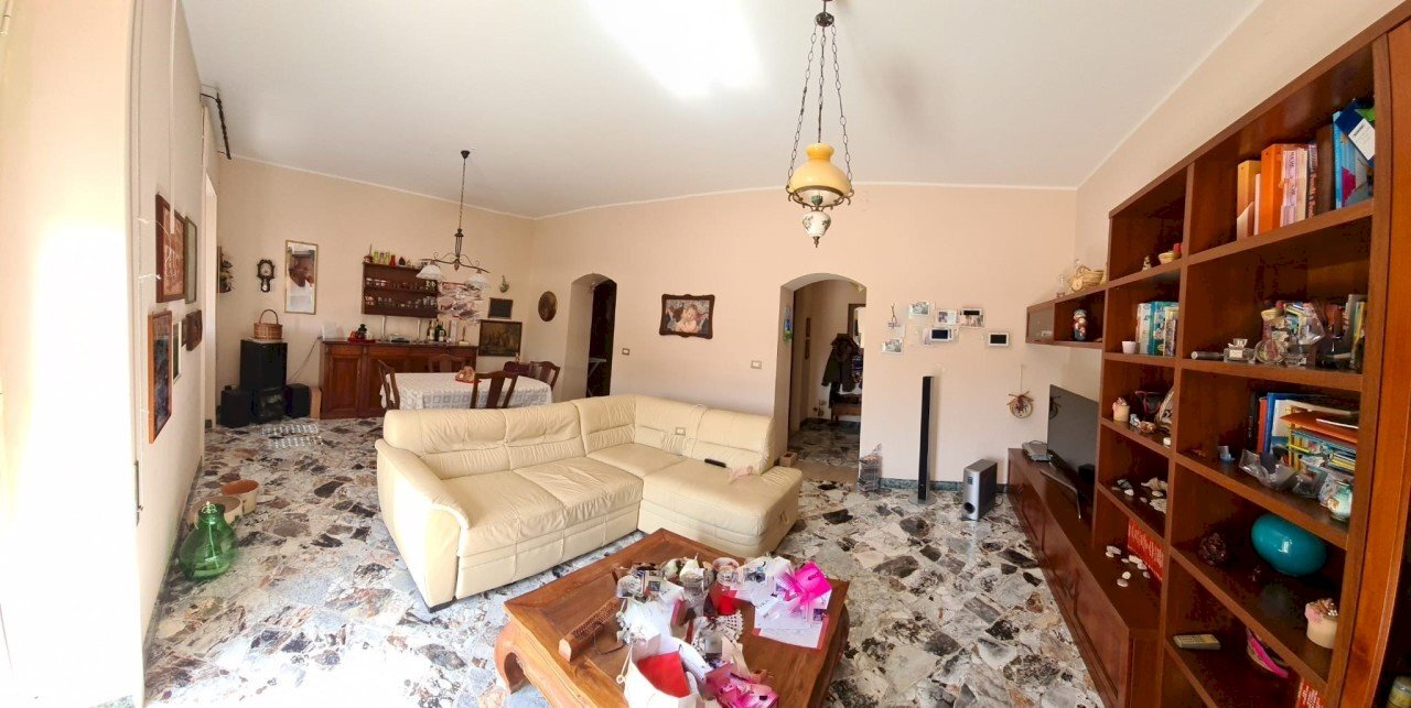 4c468cba-1b2b-45ae-b962-9e6f07b0623f.jpg - Four-room apartment VIA MONTORSOLI, Siracusa - photo 2
