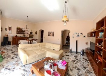 4c468cba-1b2b-45ae-b962-9e6f07b0623f.jpg - Quadrilocale VIA MONTORSOLI, Siracusa - foto 2