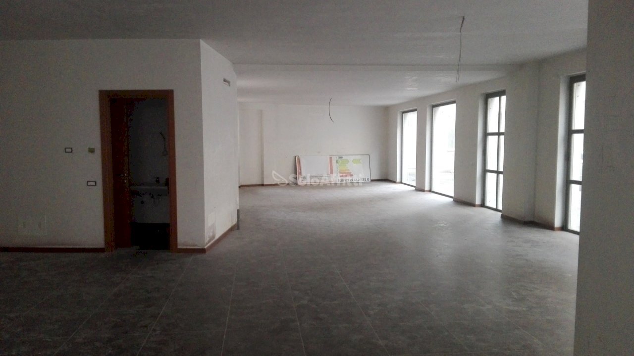 IMG_20161213_091937.jpg - Commercial Premises Giuditta Pasta 16, Saronno - photo 2