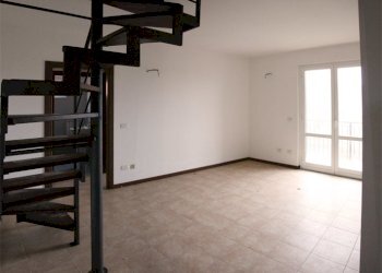 A6_soggiorno.jpg - Attico Ameglia - foto 2