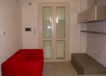 Salone - Two-room apartment via Ormea Carlo Francesco, 150, Torino (neighborhood San Salvario) - photo 4