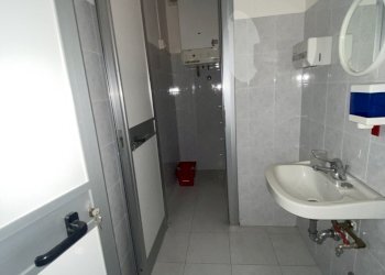 bagno - Locale Commerciale Via Gioacchino Rossini, Corciano - foto 11