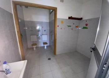 bagno - Locale Commerciale Via Gioacchino Rossini, Corciano - foto 12