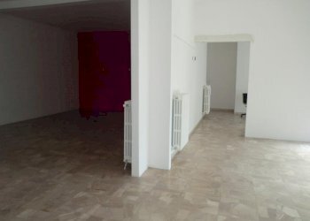 ID_279697_3.jpg - Locale Commerciale Via Mazzarosa, Lucca - foto 10