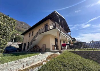 Casa indipendente VIA CARABINIERI LOMBARDI 10, Caslino d'Erba - foto 1