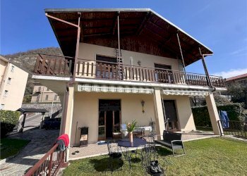 Casa indipendente VIA CARABINIERI LOMBARDI 10, Caslino d'Erba - foto 2