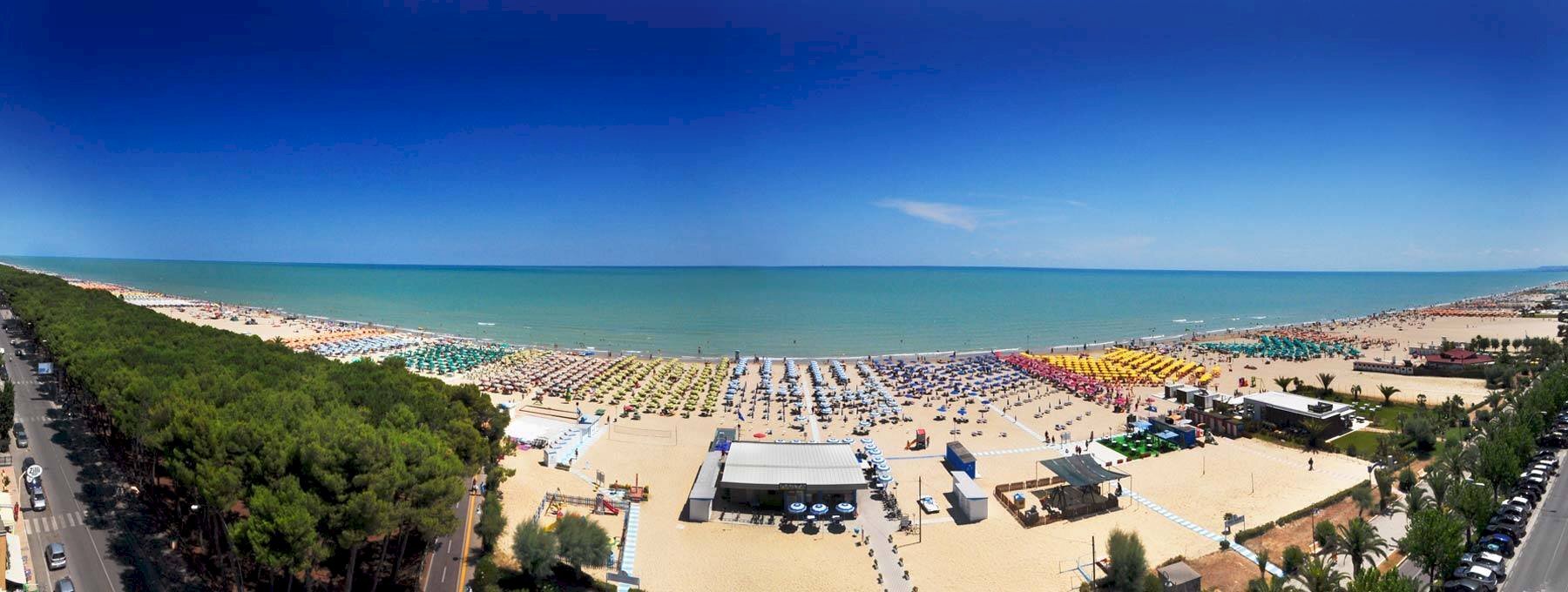 Terreno edificabile a 300 metri dal mare, Alba Adriatica - foto 1