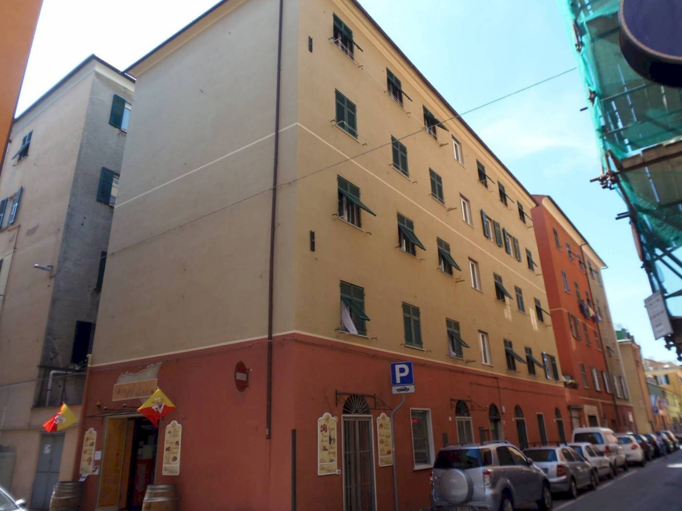 Facciata - Trilocale via Ursone da Sestri, 6, Genova (zona Sestri Ponente) - foto 1