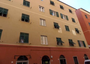 Facciata - Trilocale via Ursone da Sestri, 6, Genova (zona Sestri Ponente) - foto 2