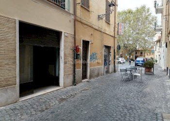 IMG_20211105_112223.jpg - Locale Commerciale Via Remigio Farnetti, Frascati - foto 2