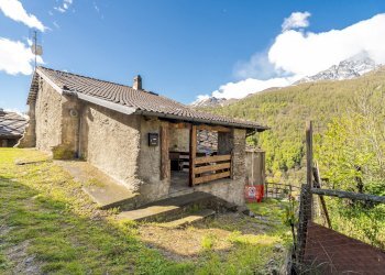 Semi-detached house Frazione Borgo, 31, Crissolo - photo 1