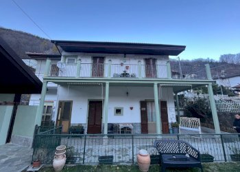 Casa per ferie via Generale Martinat, 4, Perrero - foto 1