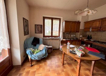 Casa indipendente via IV Novembre, Snc, Pradleves - foto 2