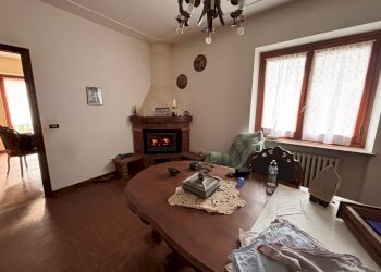 Casa indipendente via IV Novembre, Snc, Pradleves - foto 3