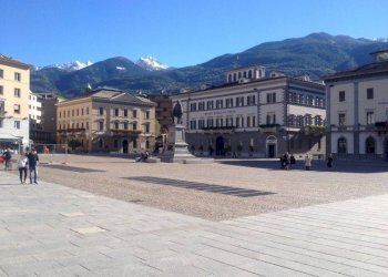 Box piazza Giuseppe Garibaldi, Sondrio - foto 1